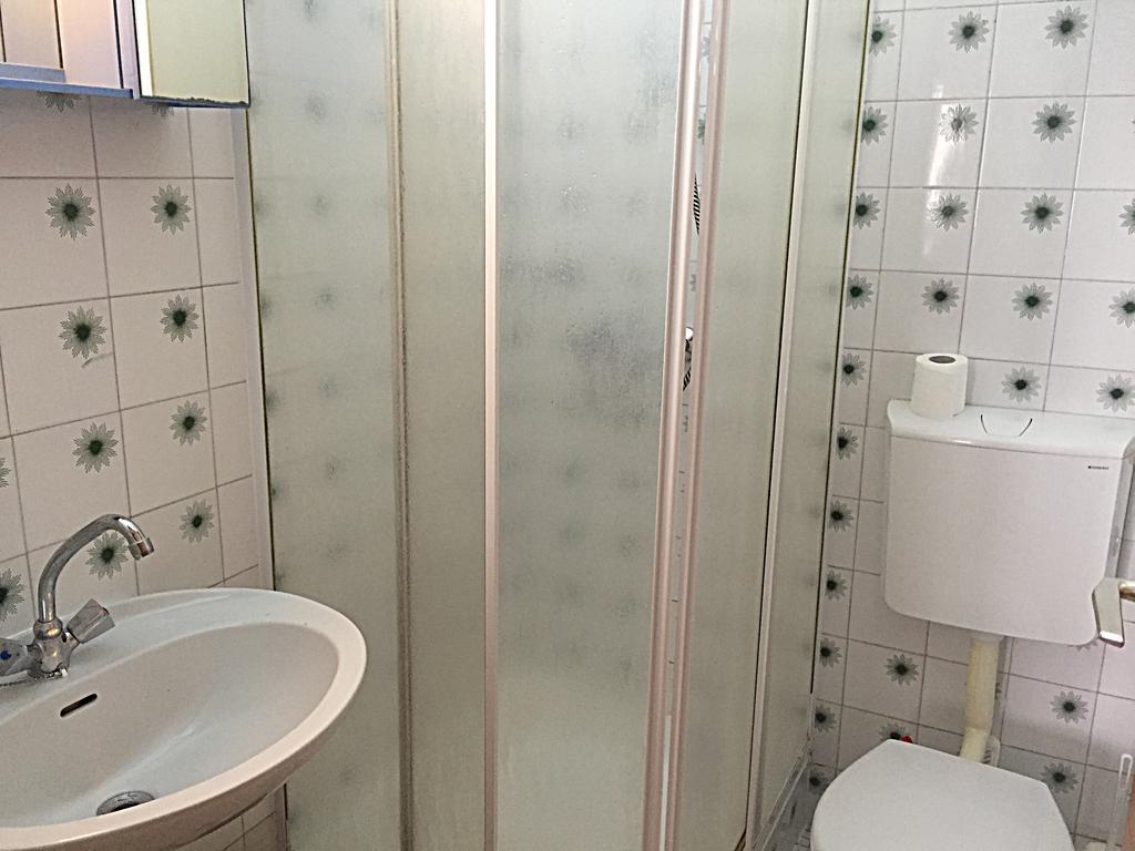 Apartments Bilic Nemira Омиш Экстерьер фото