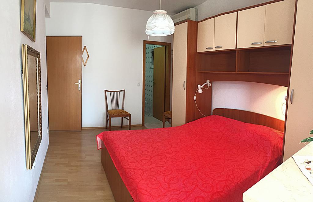 Apartments Bilic Nemira Омиш Экстерьер фото