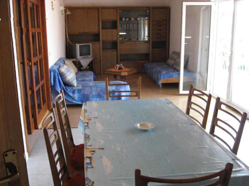 Apartments Bilic Nemira Омиш Экстерьер фото