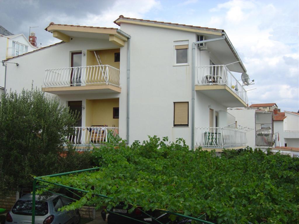 Apartments Bilic Nemira Омиш Экстерьер фото